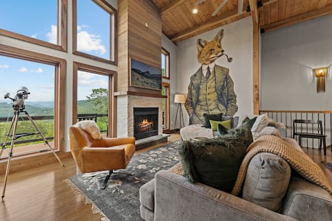 Popular Airbnb listing: Luxe Mountain Retreat: Hot Tub • Views • Game Room in Bryson City