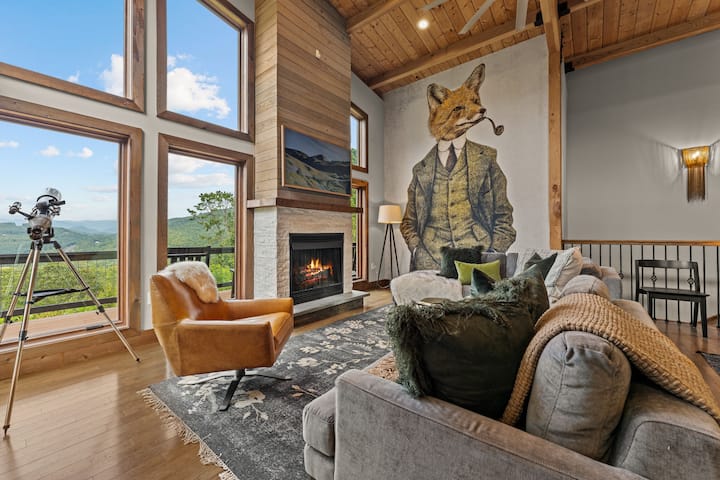 Luxe Mountain Retreat: Hot Tub • Views • Game Room - Whittier, NC