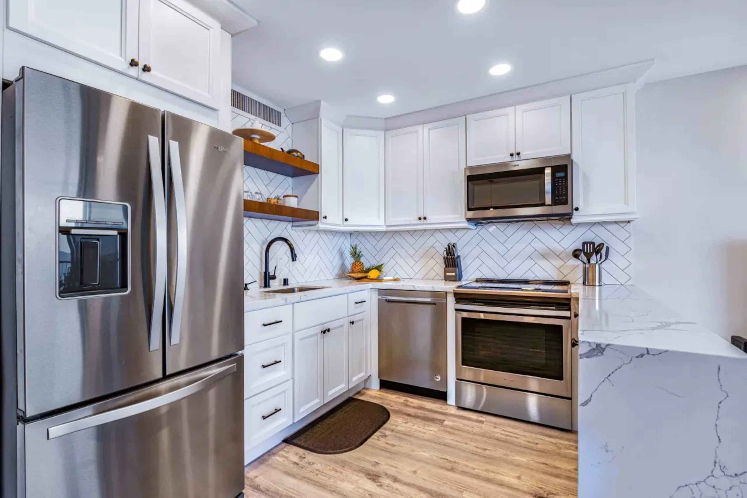 Condo in Lahaina · ★5.0 · 1 bedroom · 2 beds · 1 bath - Image 10