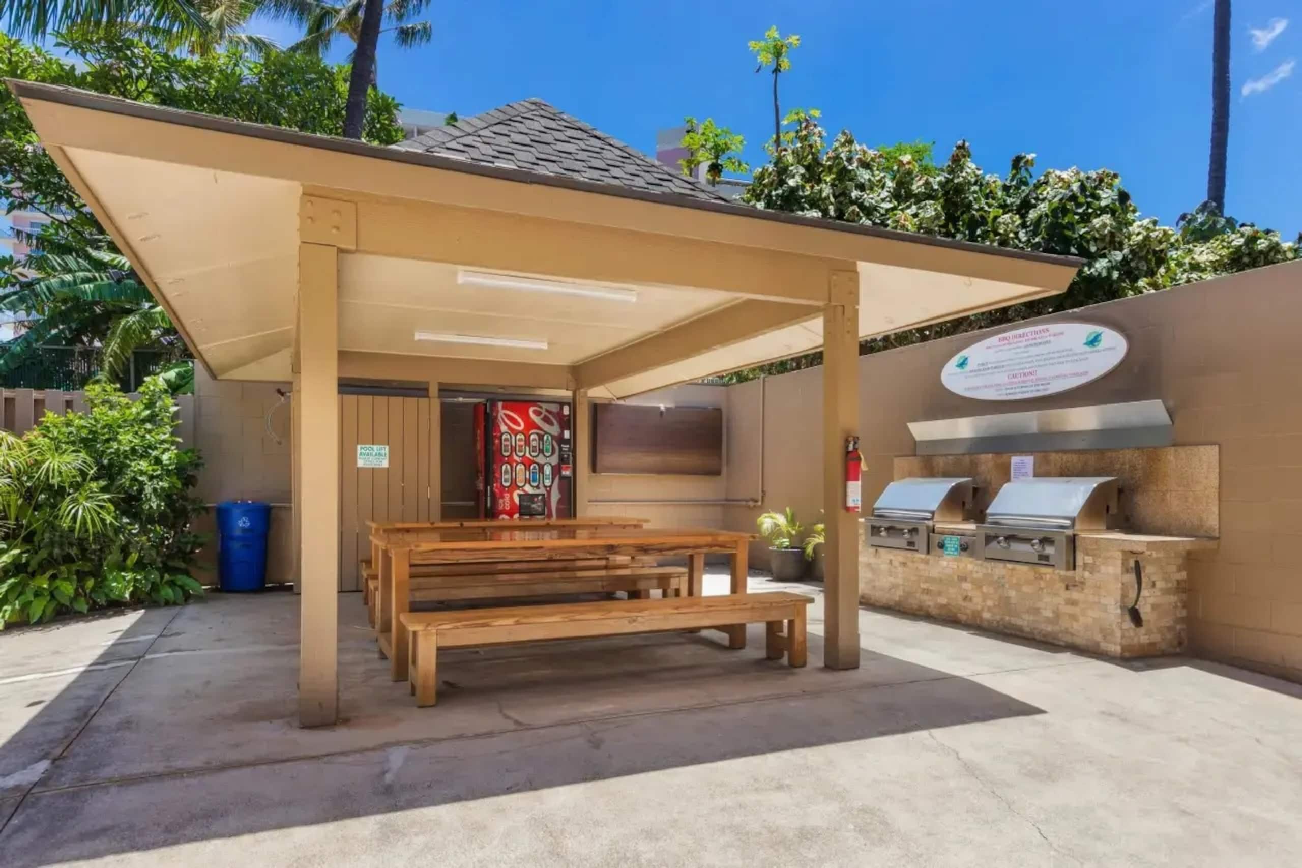 Condo in Lahaina · ★5.0 · 1 bedroom · 2 beds · 1 bath - Image 22
