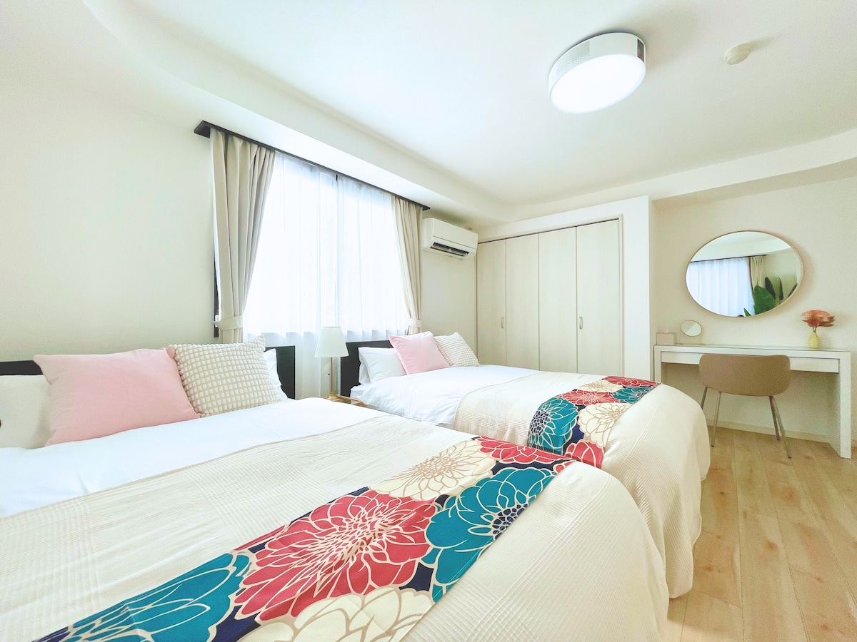 卧室#1：我们准备了一张舒适、高品质的床，让您放松身心，睡个好觉，醒来后精神焕发，迎接东京的另一个精彩日子。