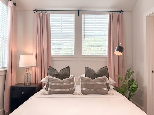 Hero Hosting Group LLC managed Airbnb listing 1