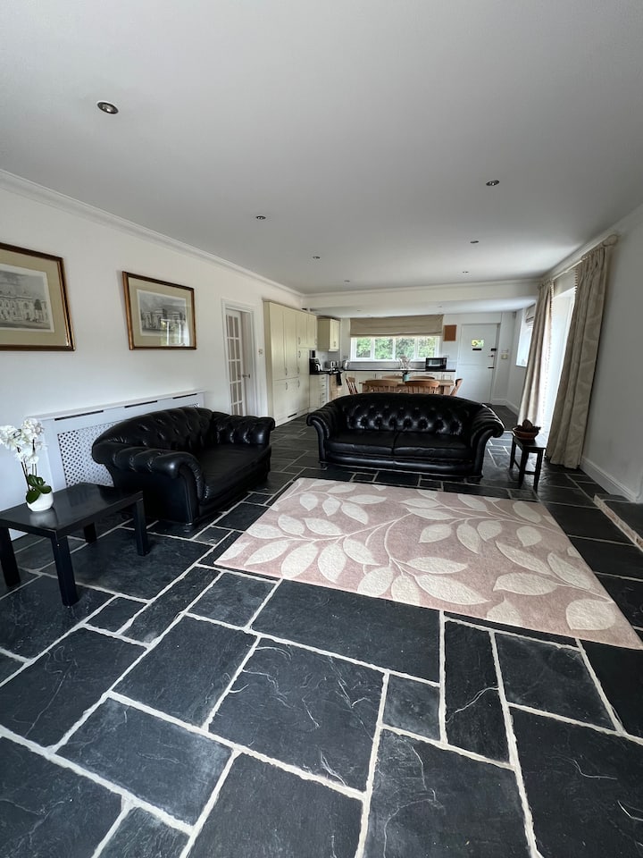 Two Oaks Retreat - Bournemouth