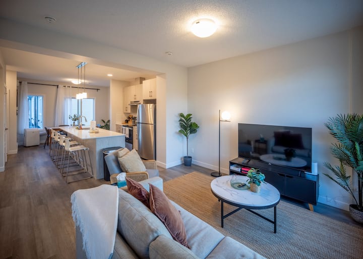 Spacious 3br Retreat | Full Kitchen | Quiet - Spruce Grove