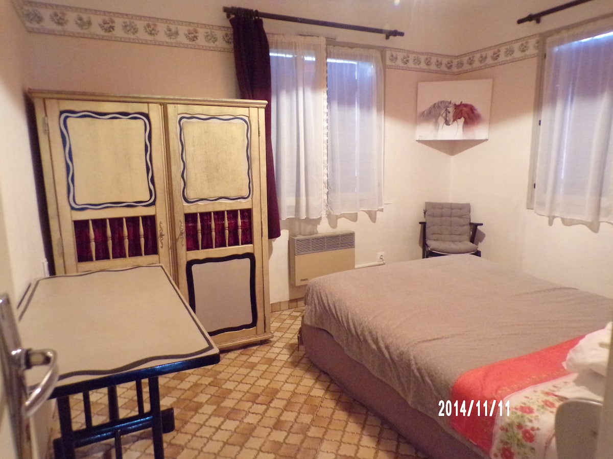 غرفة النوم 1