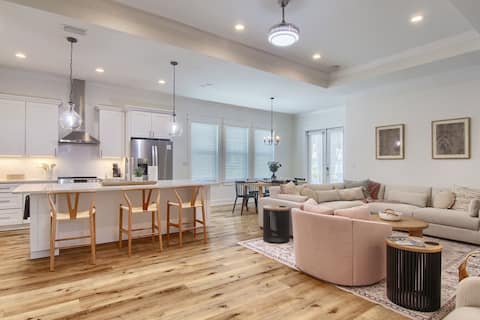 Top Airbnb: Bella Vista/OWA, Tropic Falls/ 7 mi. to beach in Foley