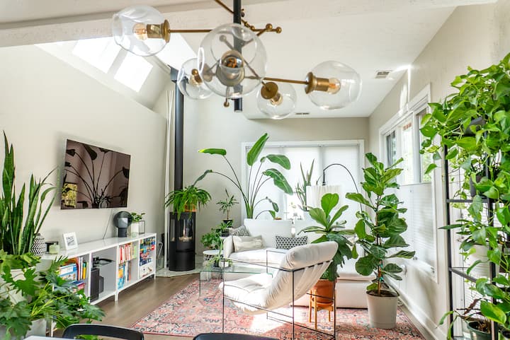 Sun-drenched Downtown 2bd - CherryArts