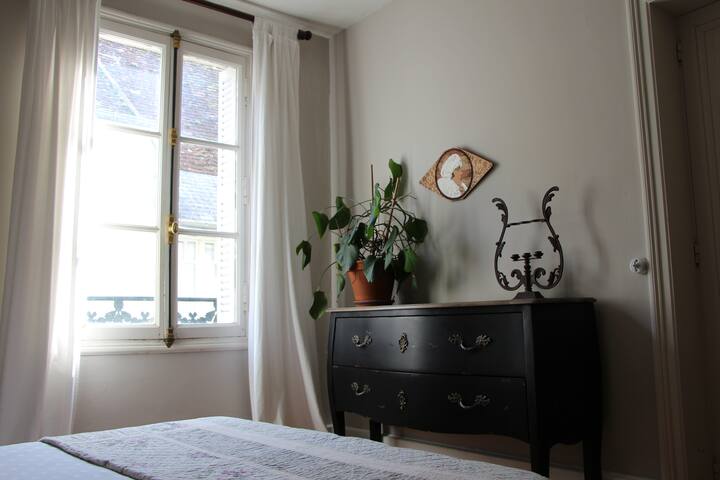 საძინებელი 1