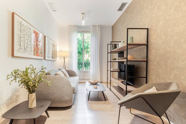 Rambla Catalunya | Bright & stylish apartment gallery image 3