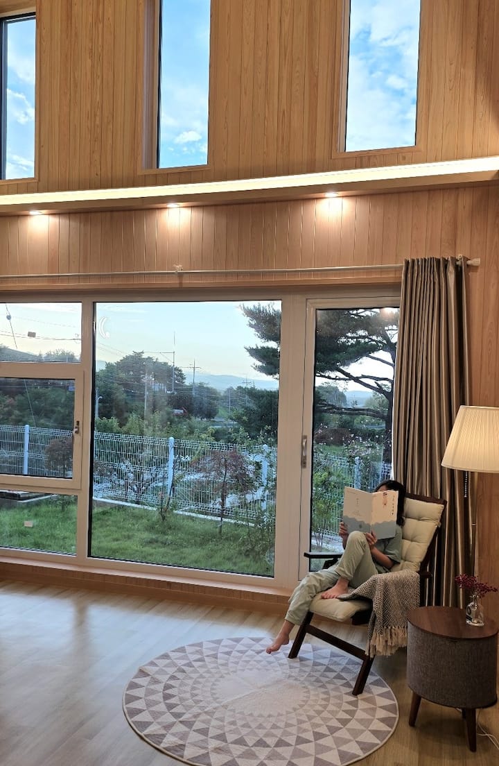<가주강릉 >  천연 암반수, 편백나무 거실,  넓고 쾌적한 독채 숙소 - Gangneung-si