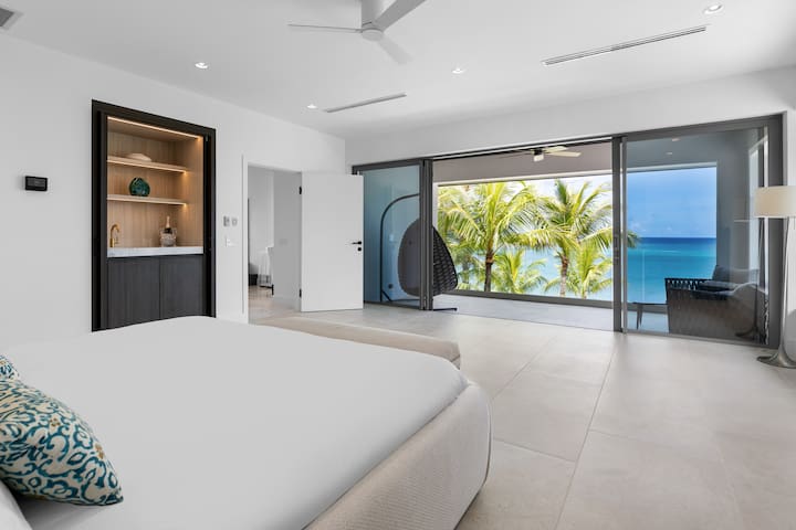 Luxury Oceanfront Villa with Private Beach & Pool