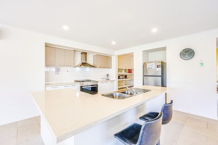 Stayau 4br Tranquil Family Escape House Point Cook - Werribee