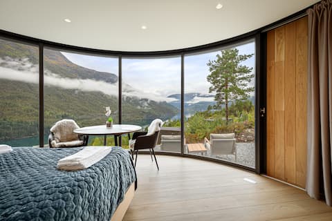 Jacuzzi | View | Luxury | Romantic | Private