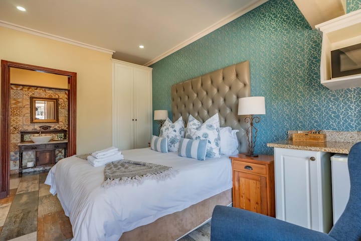 Pool / Lounge / 5 Min To Ocean / B&b - Umhlanga