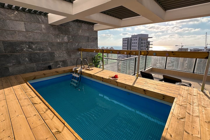Sky26 | Mini Penthouse, Private Pool & Sea View