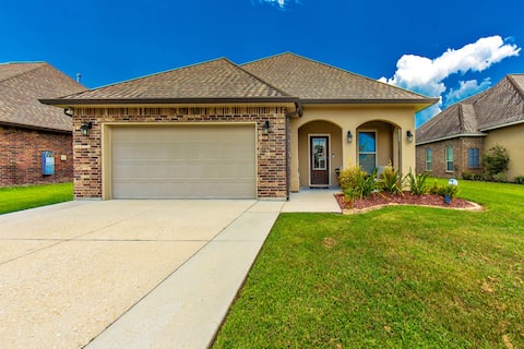 Cozy Home w/ BBQ Pit, Patio & Full Kitchen