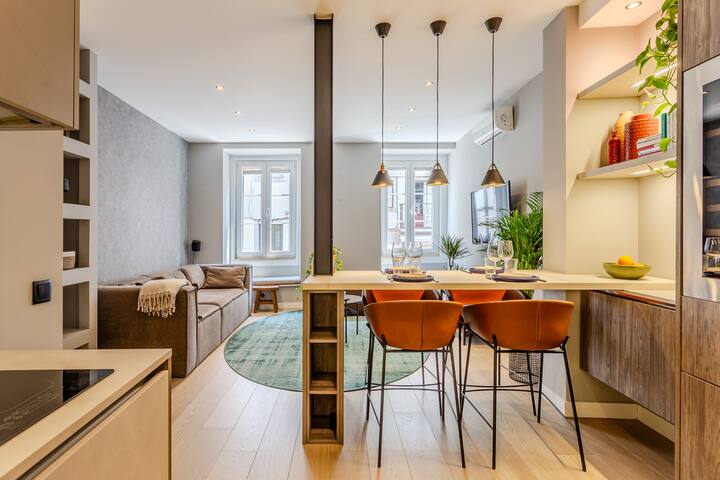 Stylish Central Retreat near Praça das Flores