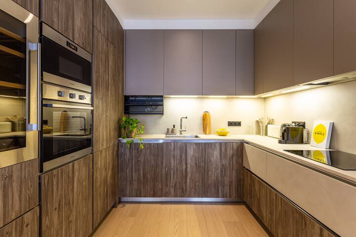 Stylish Central Retreat near Praça das Flores gallery image 4