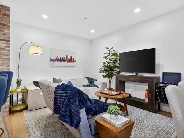 4BR 3BA Gem Sleeps 12•Harvard MIT & Boston+Parking gallery image 5