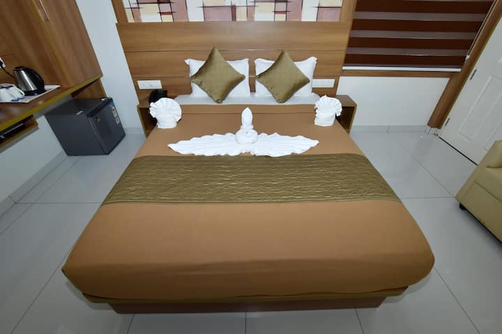 Haco Lake View - 11br Resort In Kochi - Kochi