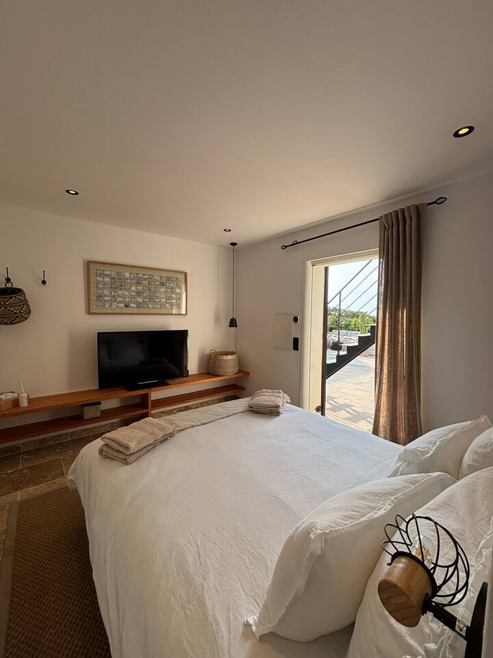 מיטת קווין סייז מוארת