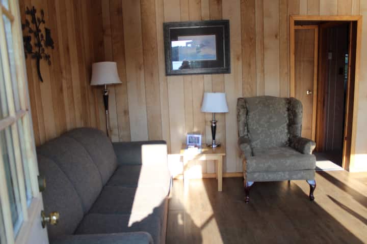 Waterfalls Lodge-cabin #3 - Big Trout Lake