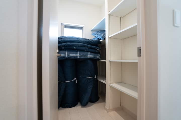 Ofrecemos dos juegos de futones