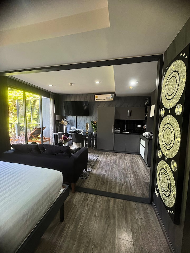 Premium Getaway | Rooftop - Pool - Walk To Beach - Patong Beach