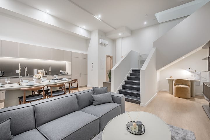 Luxury 4br/3ba Penthouse W/ Private Terrace - Montreal