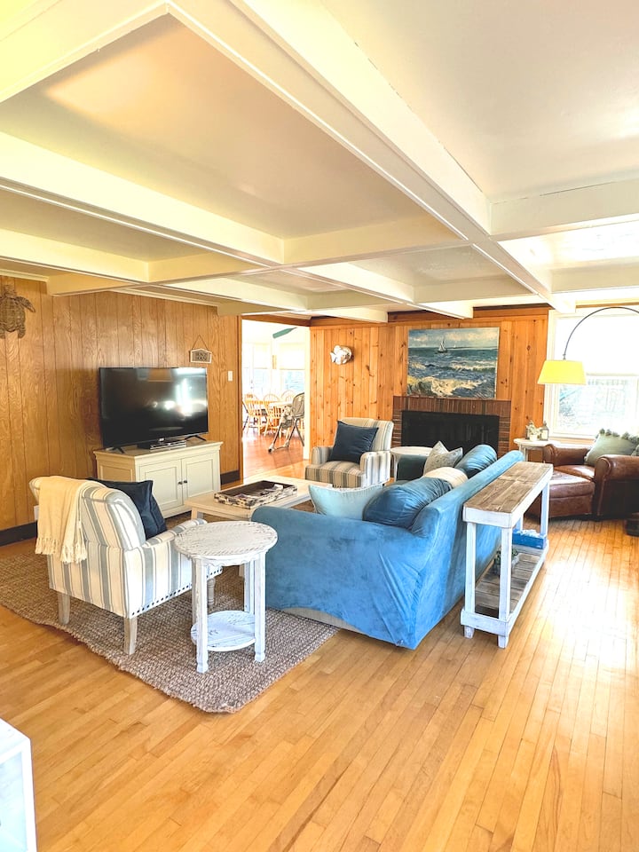 Walk To Beach, Chefs Kitchen, Central Ac, Gameroom - Eastham, MA