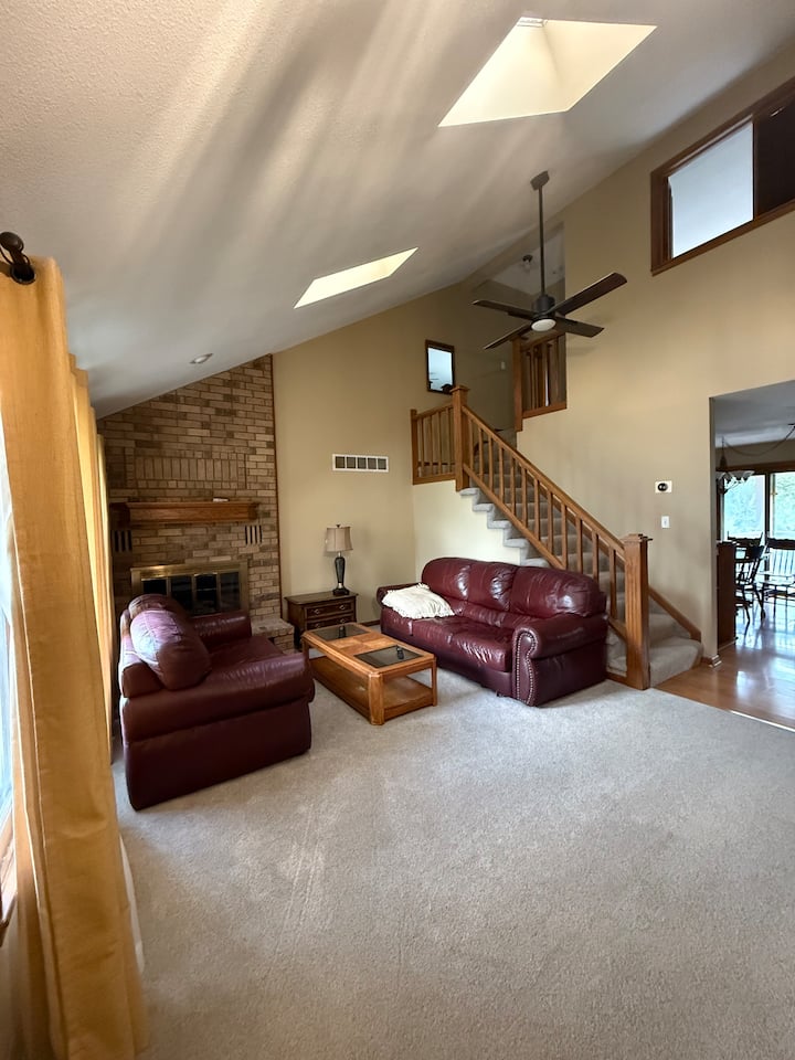 Spacious 2br W/huge Backyard – Park City Ks - Wichita, KS