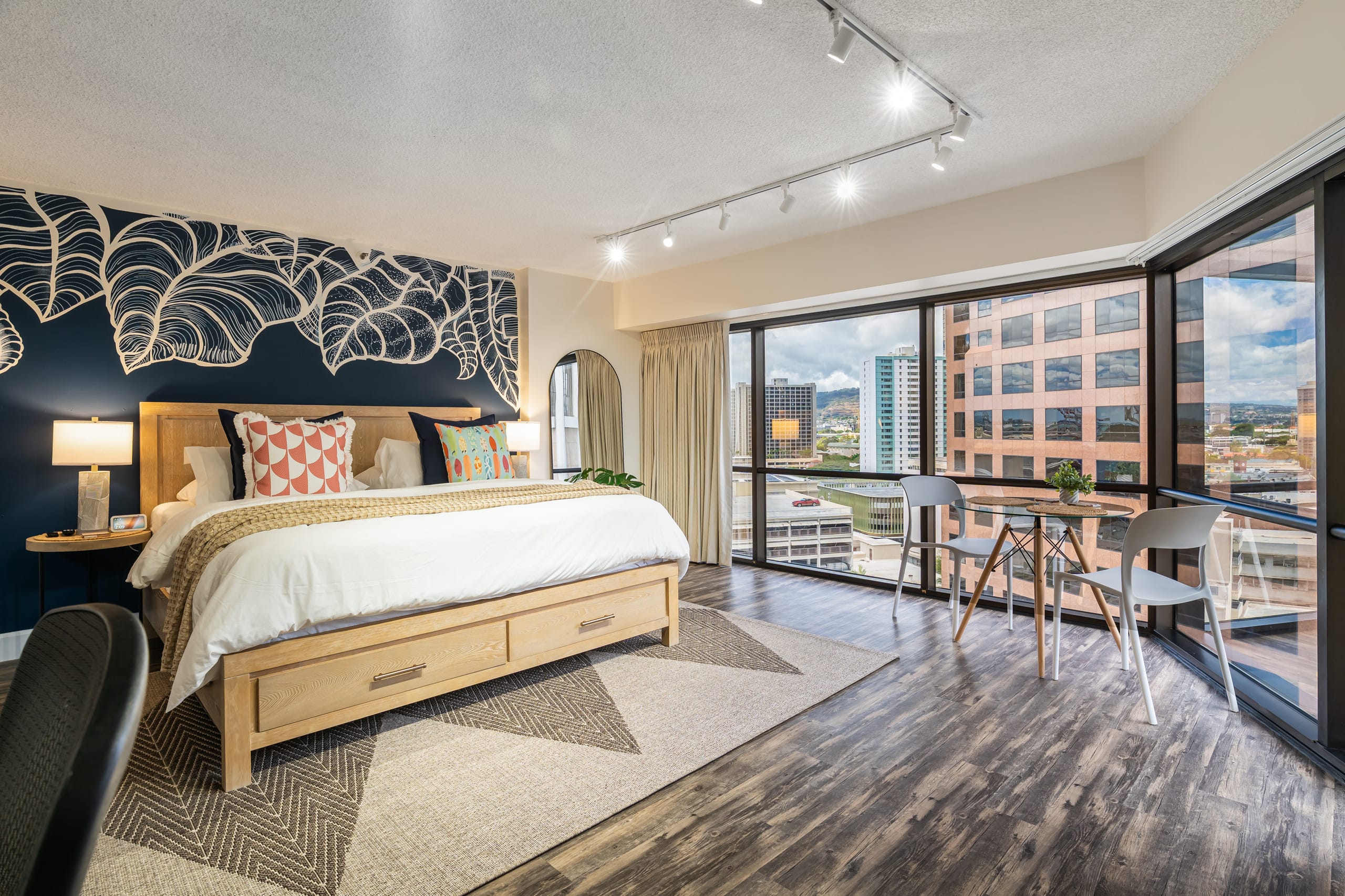 Honolulu Hideaway | Parking Included - Image 16