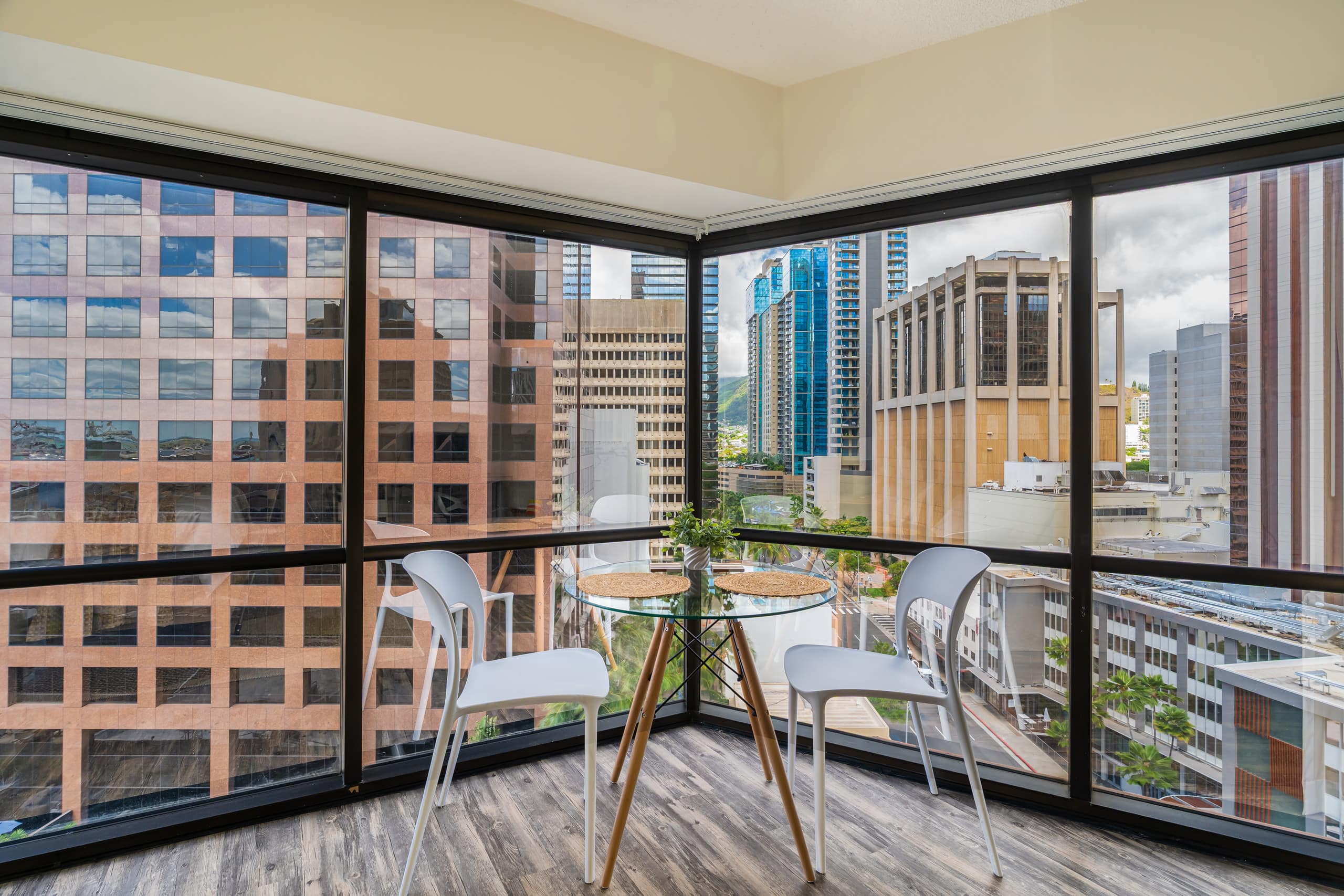 Honolulu Hideaway | Parking Included - Image 13