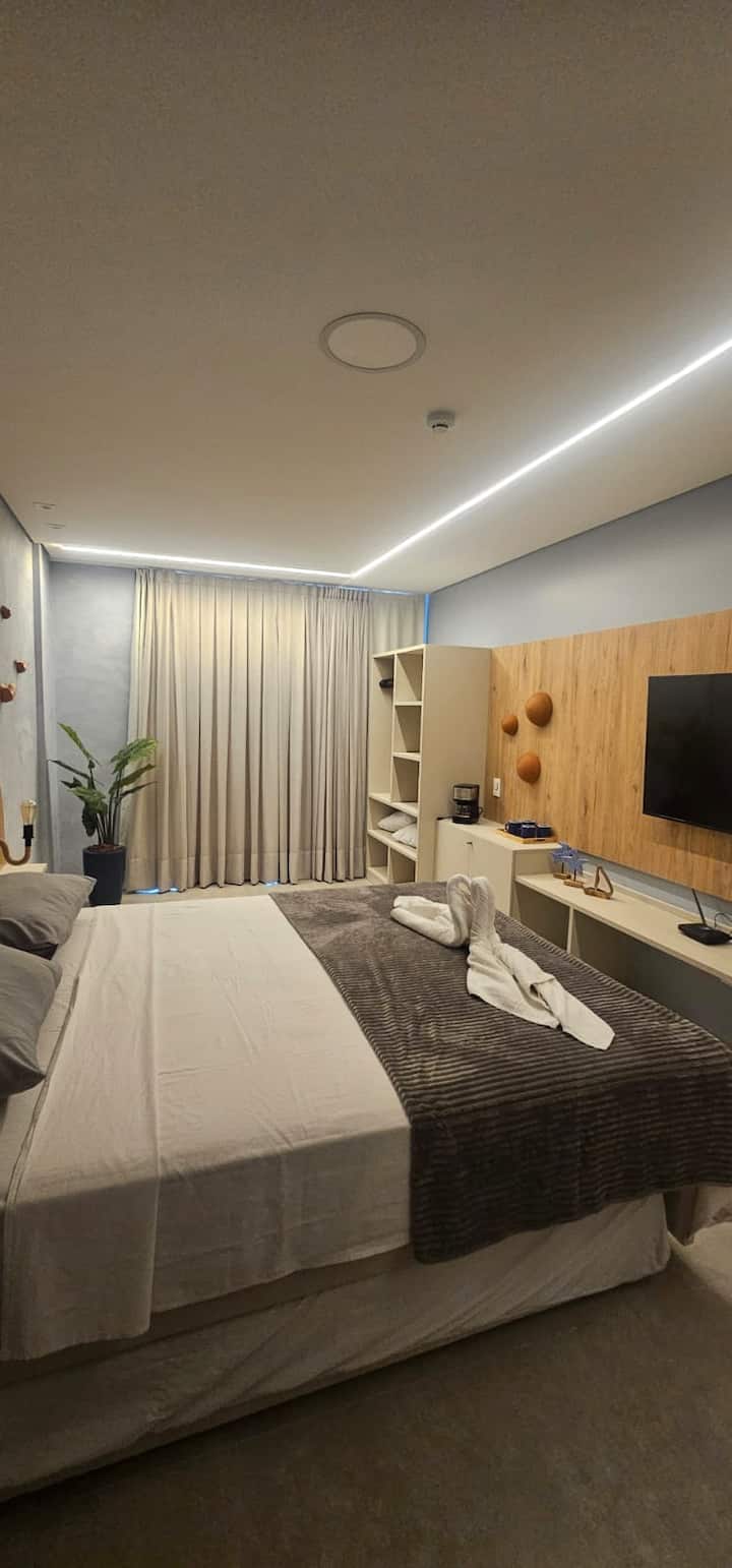 Брачен кревет (широк 150-179 см) + 2 единечни помошни слоја 