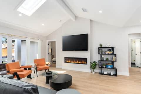 Top Airbnb: Upscale 4BR•Heated Pool& BBQ |Golf Green | DT 15mi in Sweetbriar