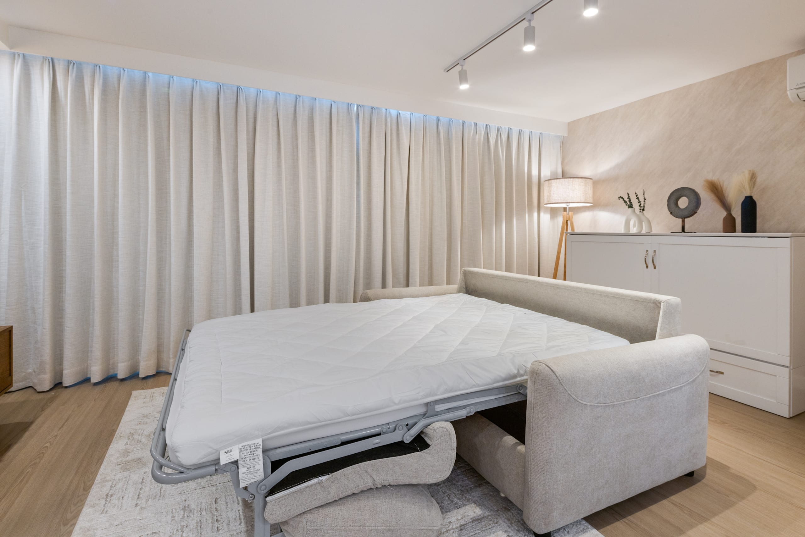 Oceanview Luxe Retreat – Modern Coastal Elegance - Image 12