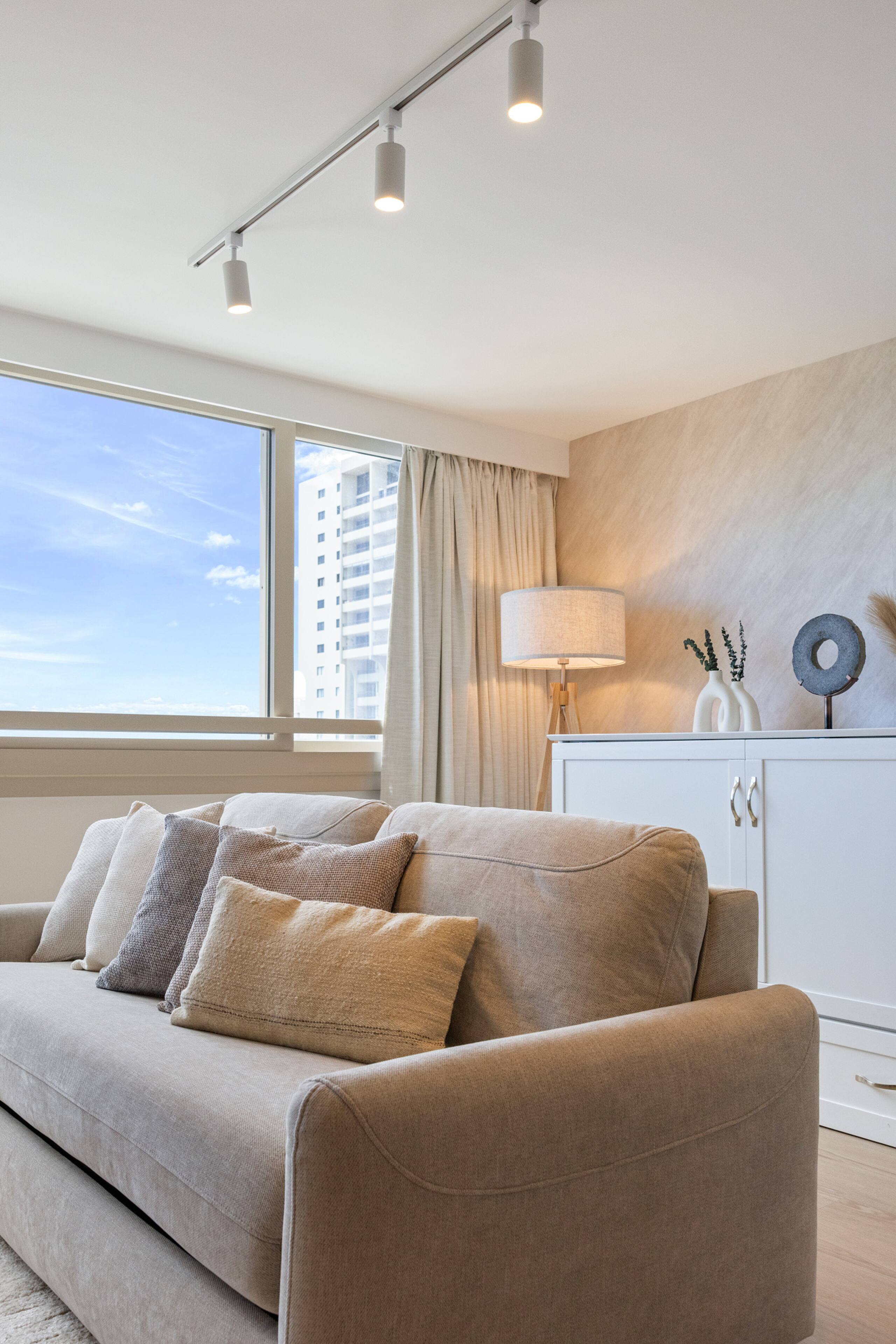 Oceanview Luxe Retreat – Modern Coastal Elegance - Image 13