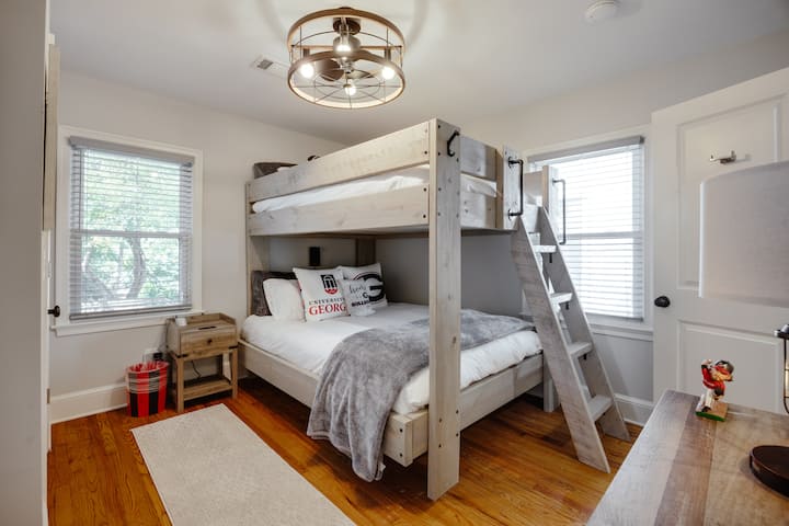 Bottom queen bunk and double on top, perfect for when a lot of guests are staying!