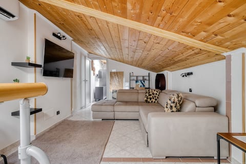 Humanitas & Forum - Beautiful Modern Apartment