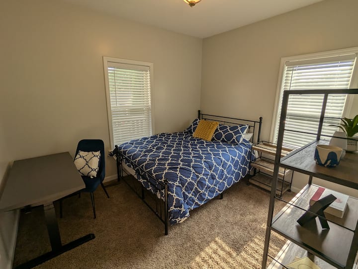 Cama Queen + escritorio de pie eléctrico