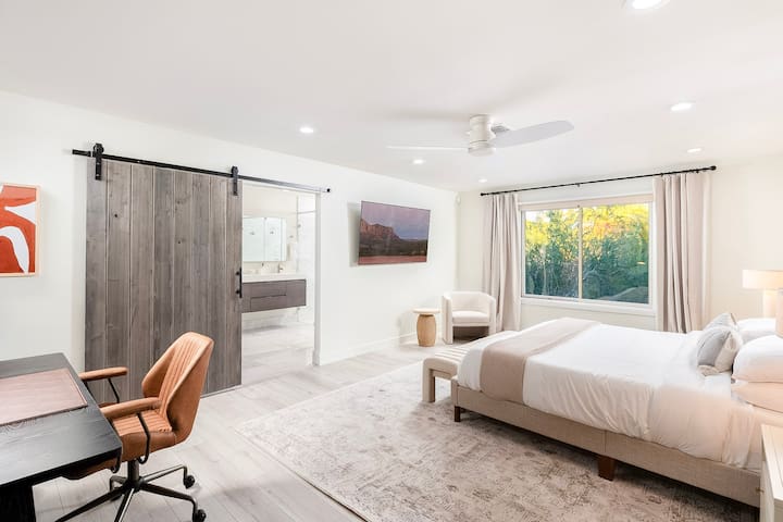 Luxe Oasis with Camelback View and Heated Pool