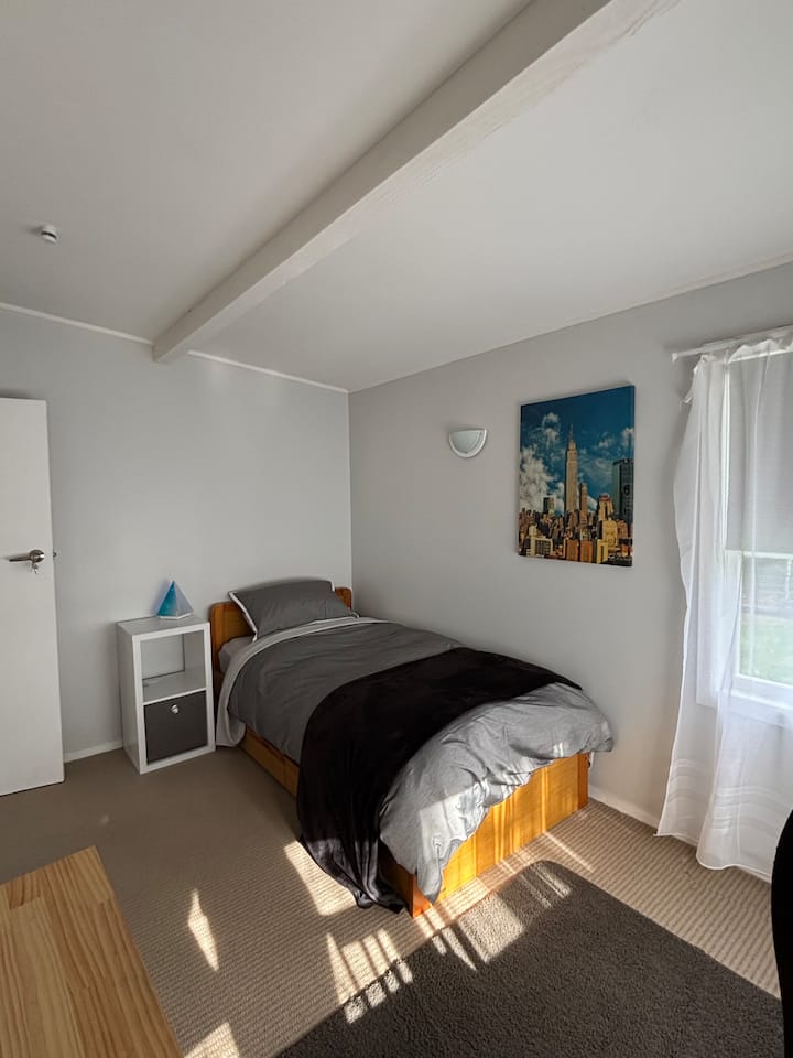 Veliki bračni krevet za jednu osobu