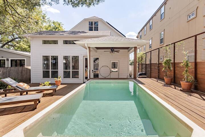 Central East ATX Luxury + Heated Saltwater Pool gallery image 2