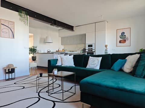 Successful Airbnb property: Design and comfort 10 min from Paris St Lazare in Courbevoie