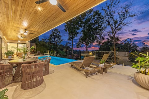 4 BDRM Uvita Villa w/ Infinity Pool & Ocean View