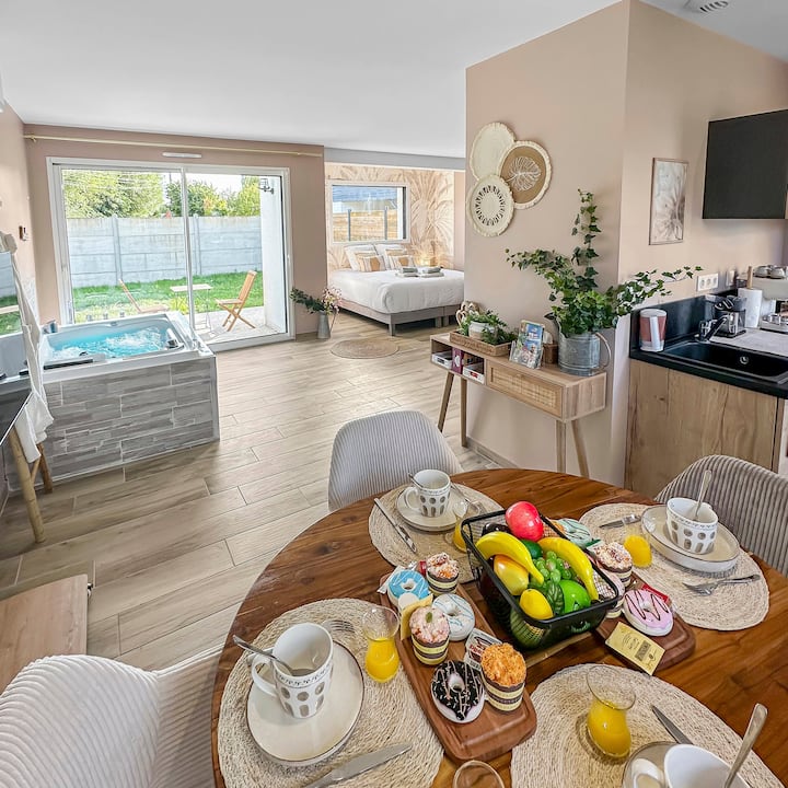 Le Souffle Floral – Romantic Stay – Spa Bath