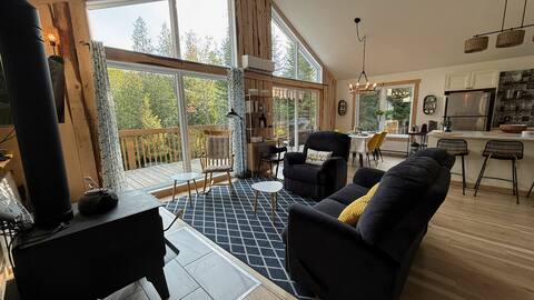 Successful Airbnb property: Riviere Oasis - Spa, Wood Burning Fire in D'autray