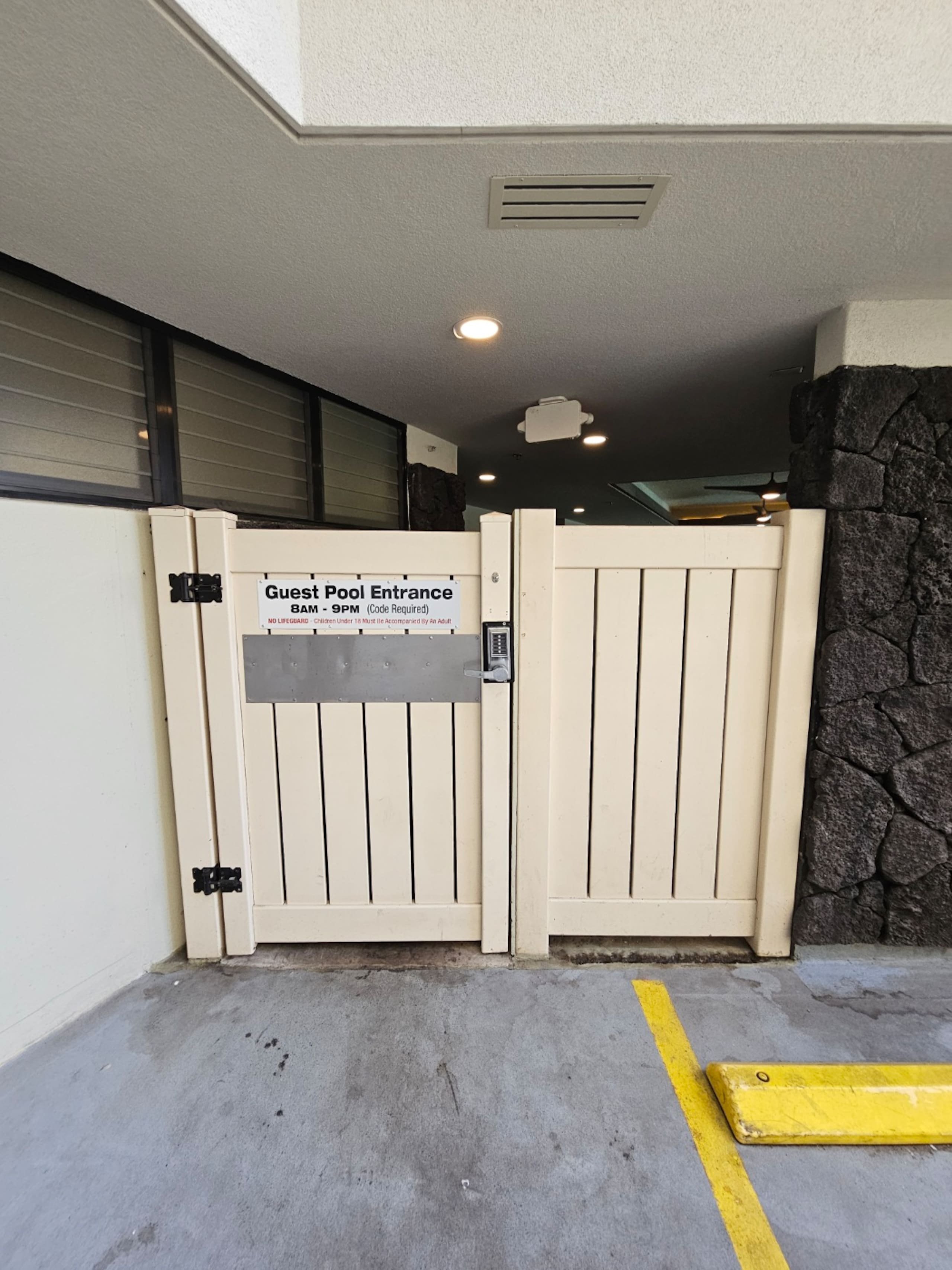 Hotel in Honolulu · ★5.0 · Studio · 1 bed · 1 private bath - Image 24