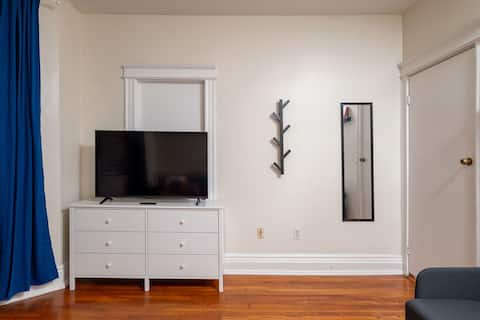 Successful Airbnb property: Fenway Park! – Walk everywhere! – 1st floor – 1BR! in Fenway/Longwood