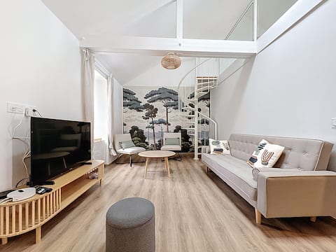 Popular Airbnb listing: Refurbished duplex near Lorient train station in Lorient